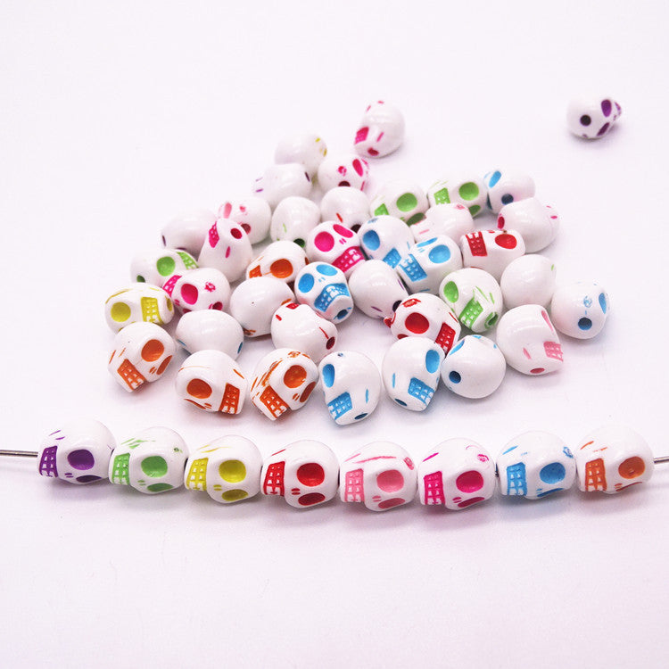 100pcs al por mayor 8*10 coloridos cuentas acrílicas de cabeza de cráneo
